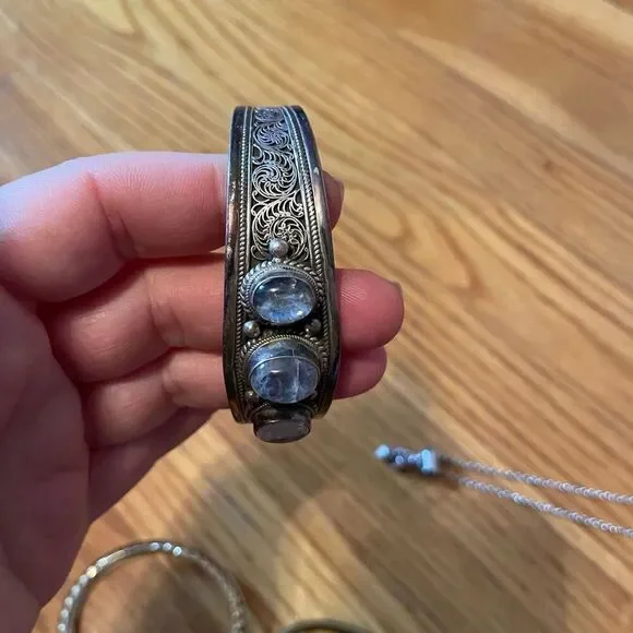 JEWELRY | bundle of 4 bracelets - Picture 8 of 16